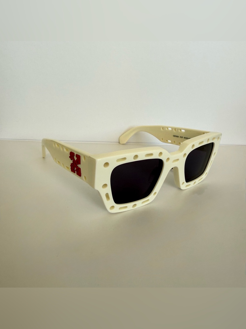 NEW!!! Off-White women sunglasses OERI026 0107 Authentic